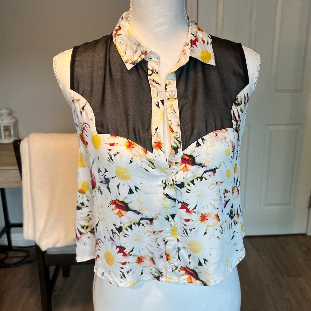Minkpink Sheer Wildflower Daisy Floral Button-Down Collared Sleeveless Top